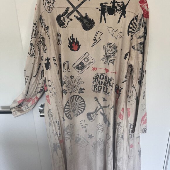 Origami Kimono Style Robe Jacket - Picture 2 of 4